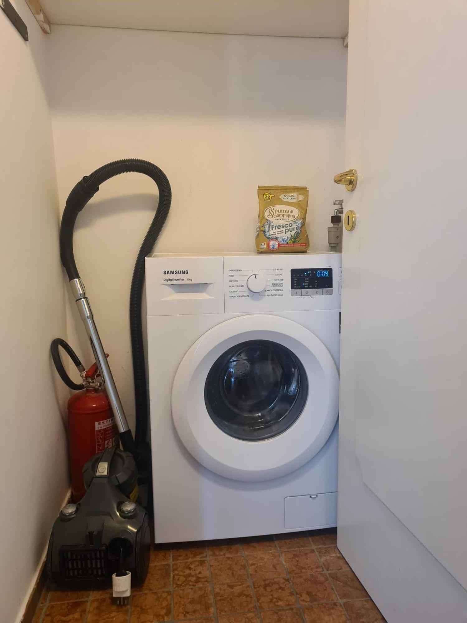 Apartment Roma Мерано Екстериор снимка